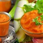 Len za pol hodiny: recept na najchutnejší cuketový kaviár od Ruslana Seničkina Len za pol hodiny: recept na najchutnejší cuketový kaviár od